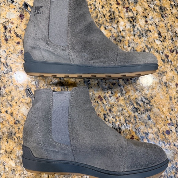 Sorel Evie II Gray Ankle Boots - Picture 2 of 7